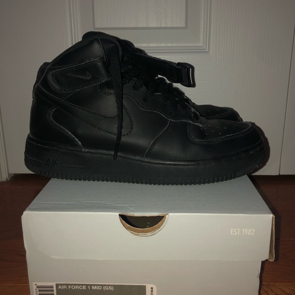 Air Force 1 Mid (GS) - Picture 1 of 4